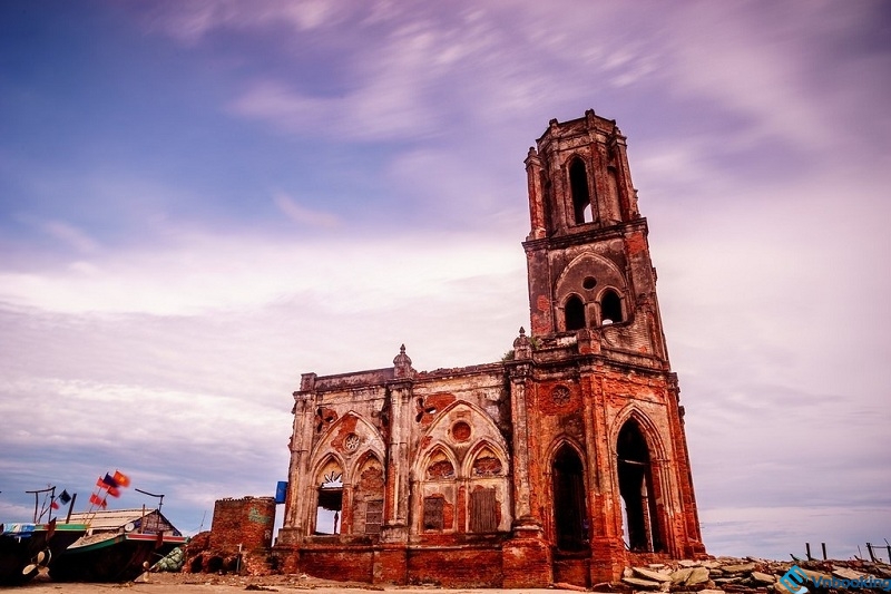 Nhà thờ đổ Hải Lý - Tháp nghiêng Pisa phiên bản Việt.